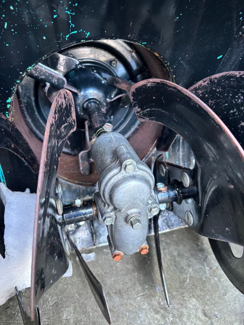 シュウ 札幌から ホンダ 除雪機 雪丸HS555 5馬力 HONDA