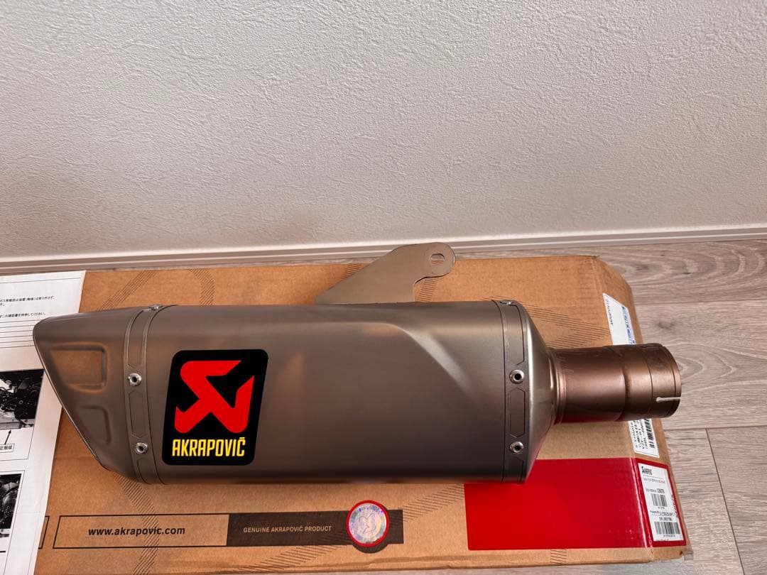 AKRAPOVIC スリップオンマフラー　政府認証　YZF-R1