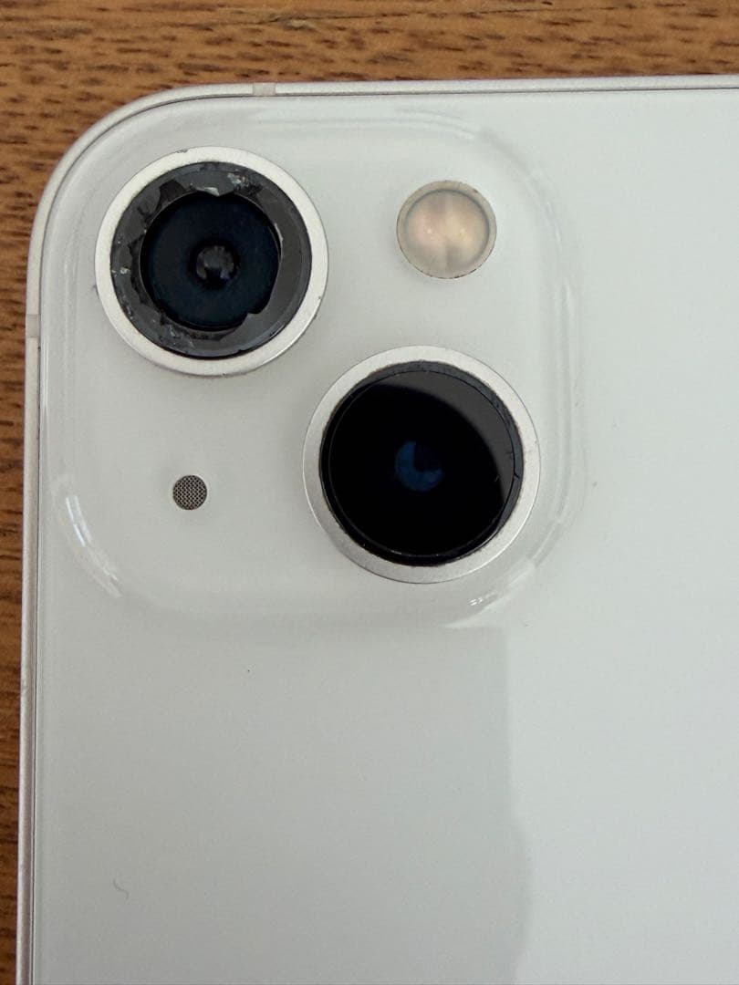 Apple iPhone 13 ホワイト カメラガラス割れ