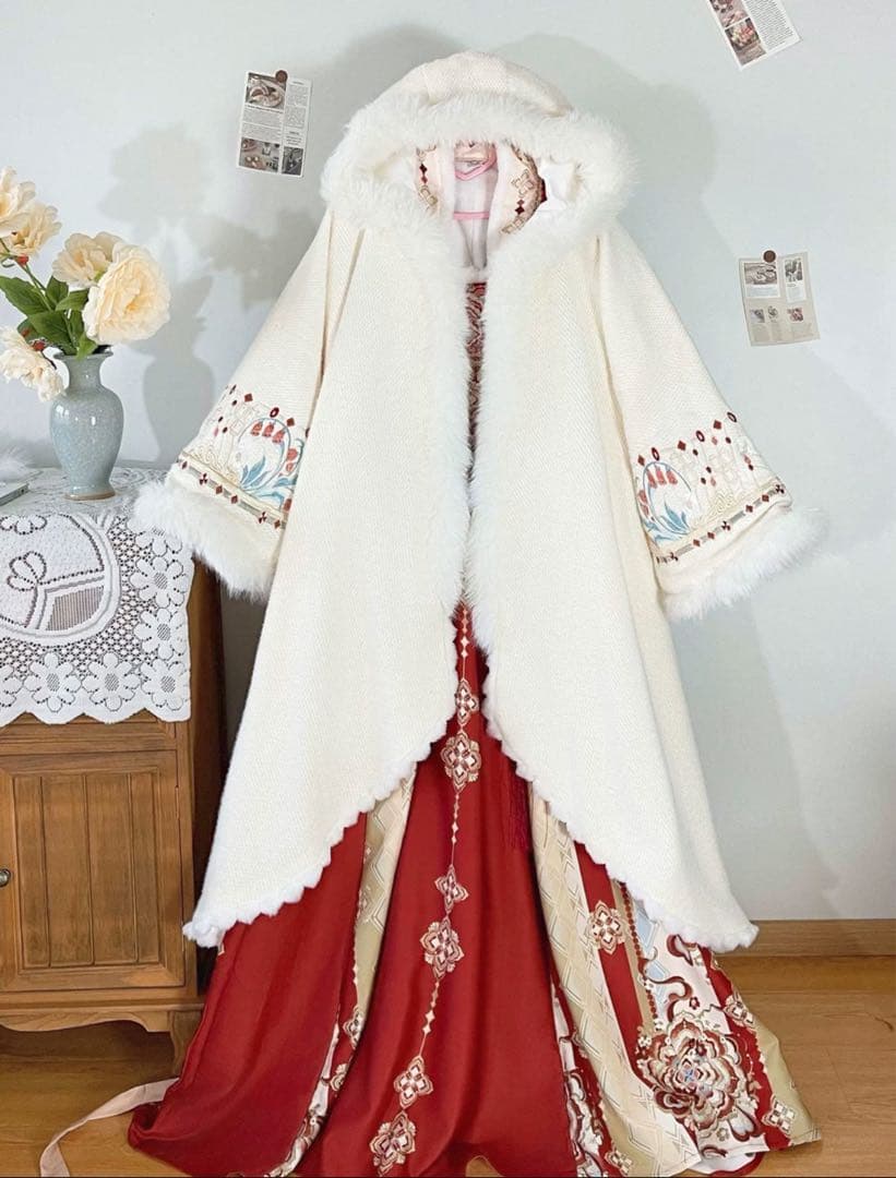 伝統的中国風コスプレ衣装 フリースコート付き漢服は新品 Lサイズ