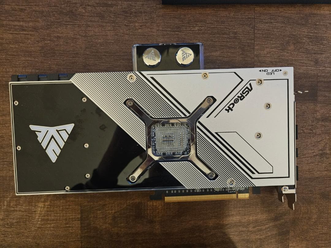 パスカル Asrock AMD RX 7900XTX Aqua OC