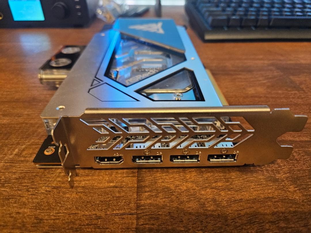 パスカル Asrock AMD RX 7900XTX Aqua OC