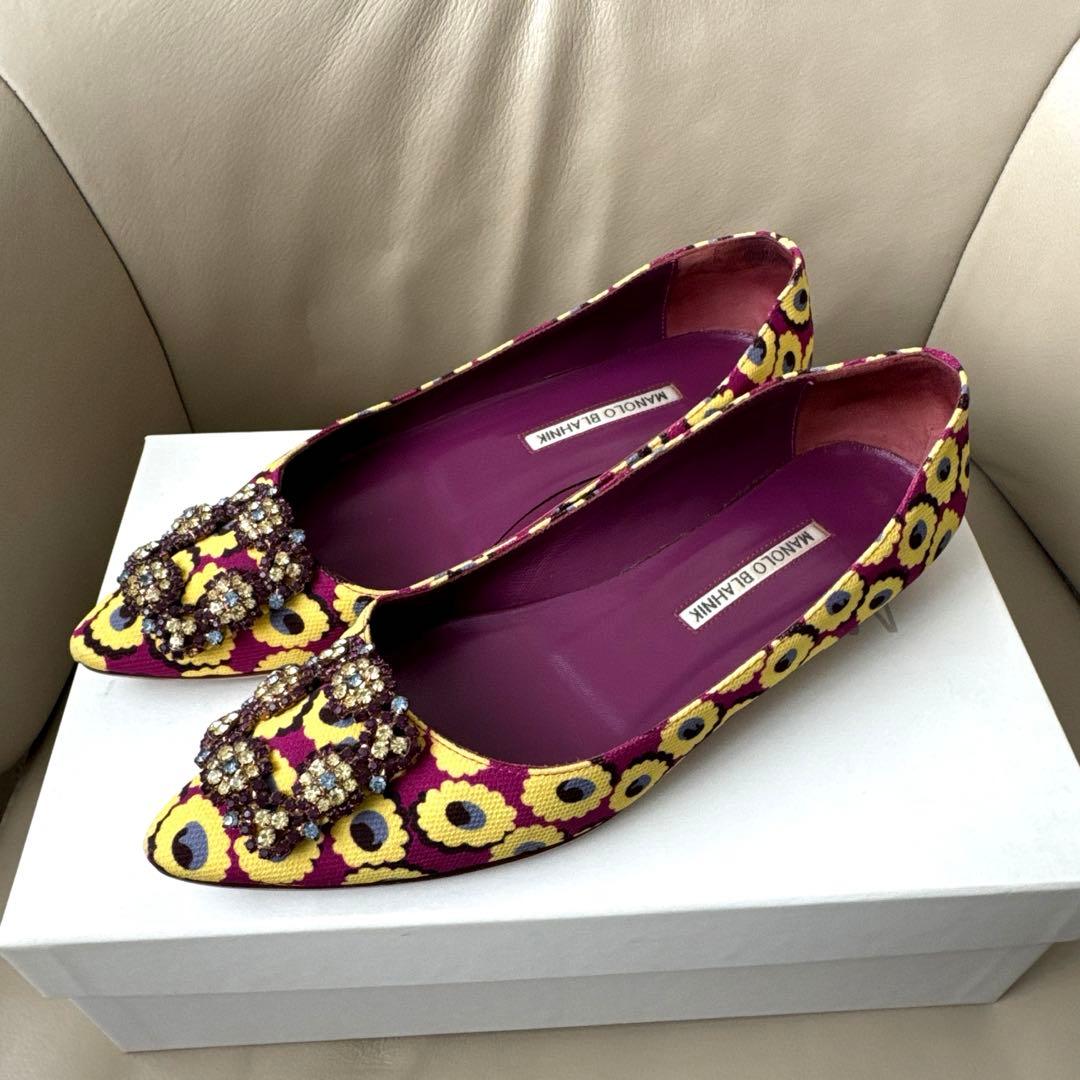 MANOLO BLAHNIK マノロブラニク　ビジューパンプス