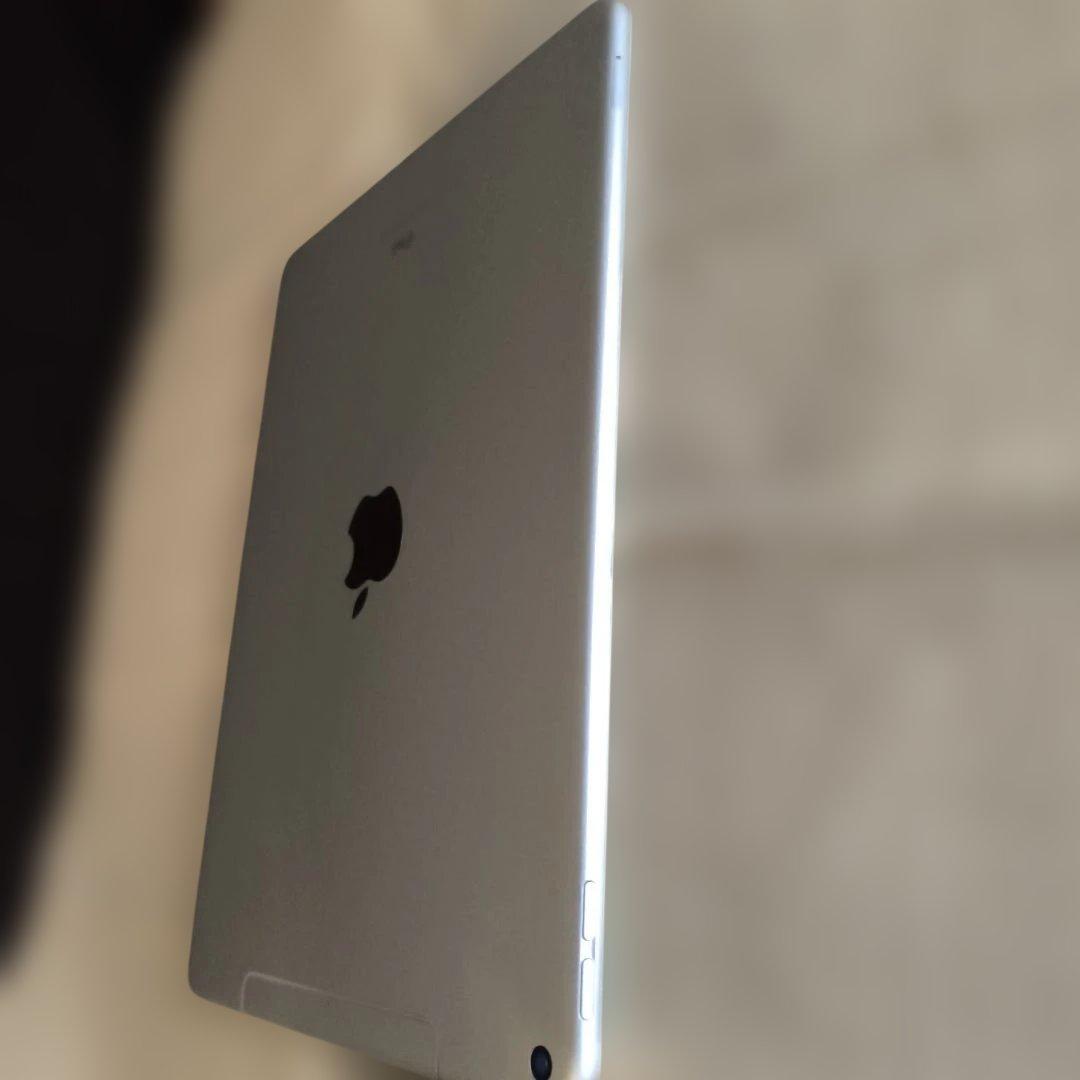 ま*こ様 iPad Air第3世代/64GBWi-Fi＋Cellularモデル