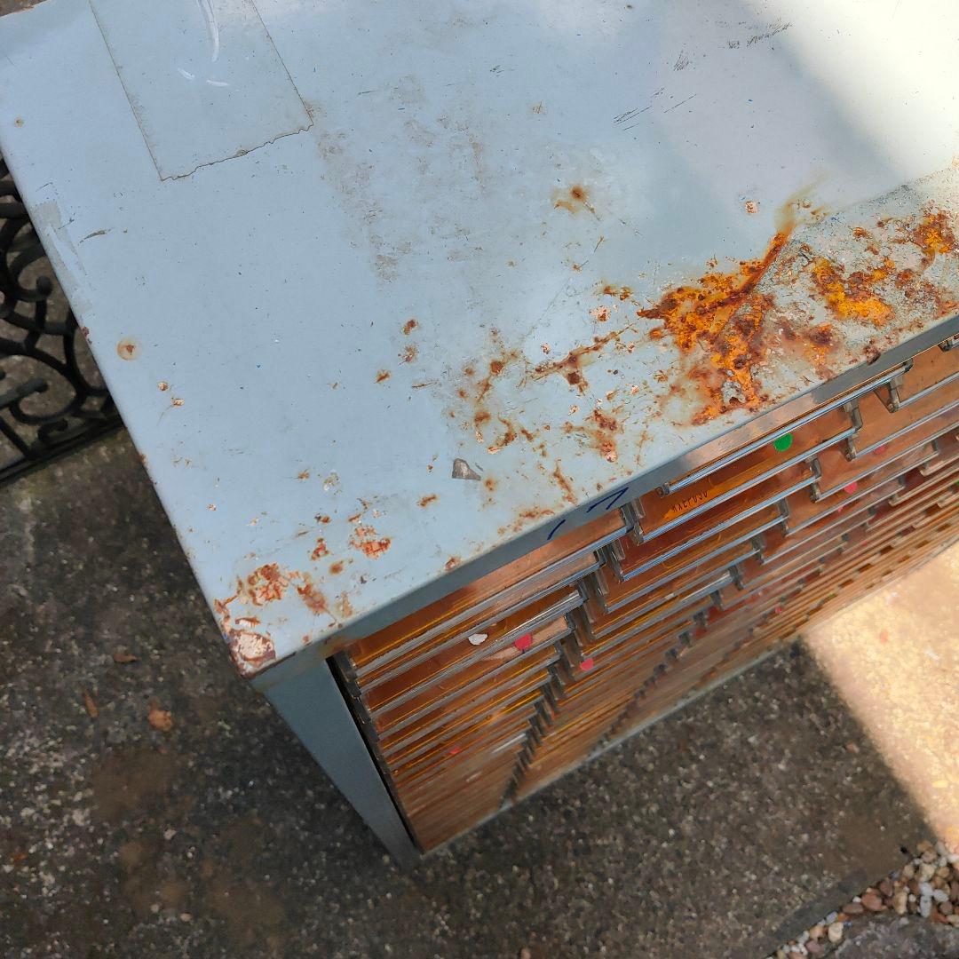 パーツキャビネット