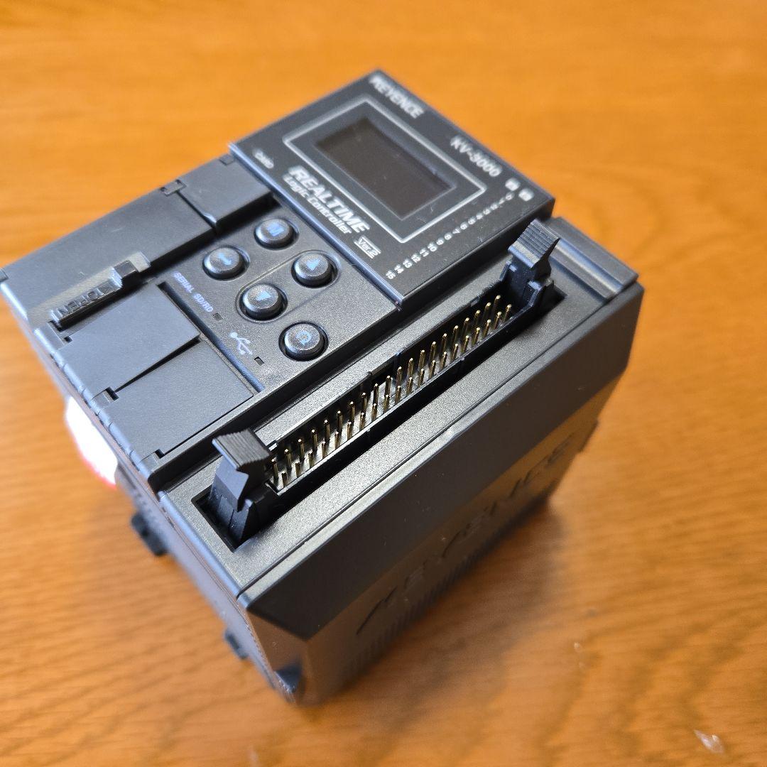 KEYENCE KV-3000 リアルタイムロジックコントローラー　DC24ｖ