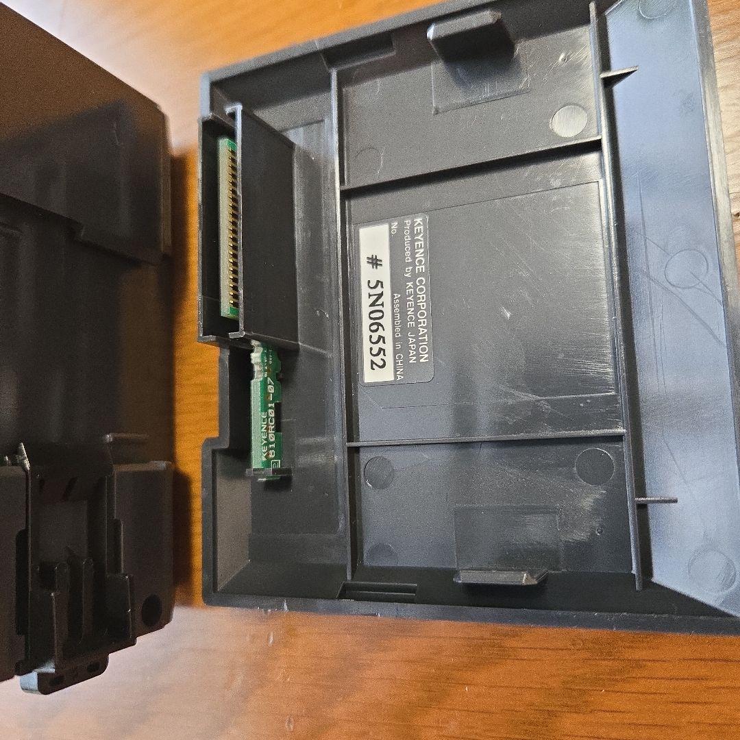 KEYENCE KV-3000 リアルタイムロジックコントローラー　DC24ｖ