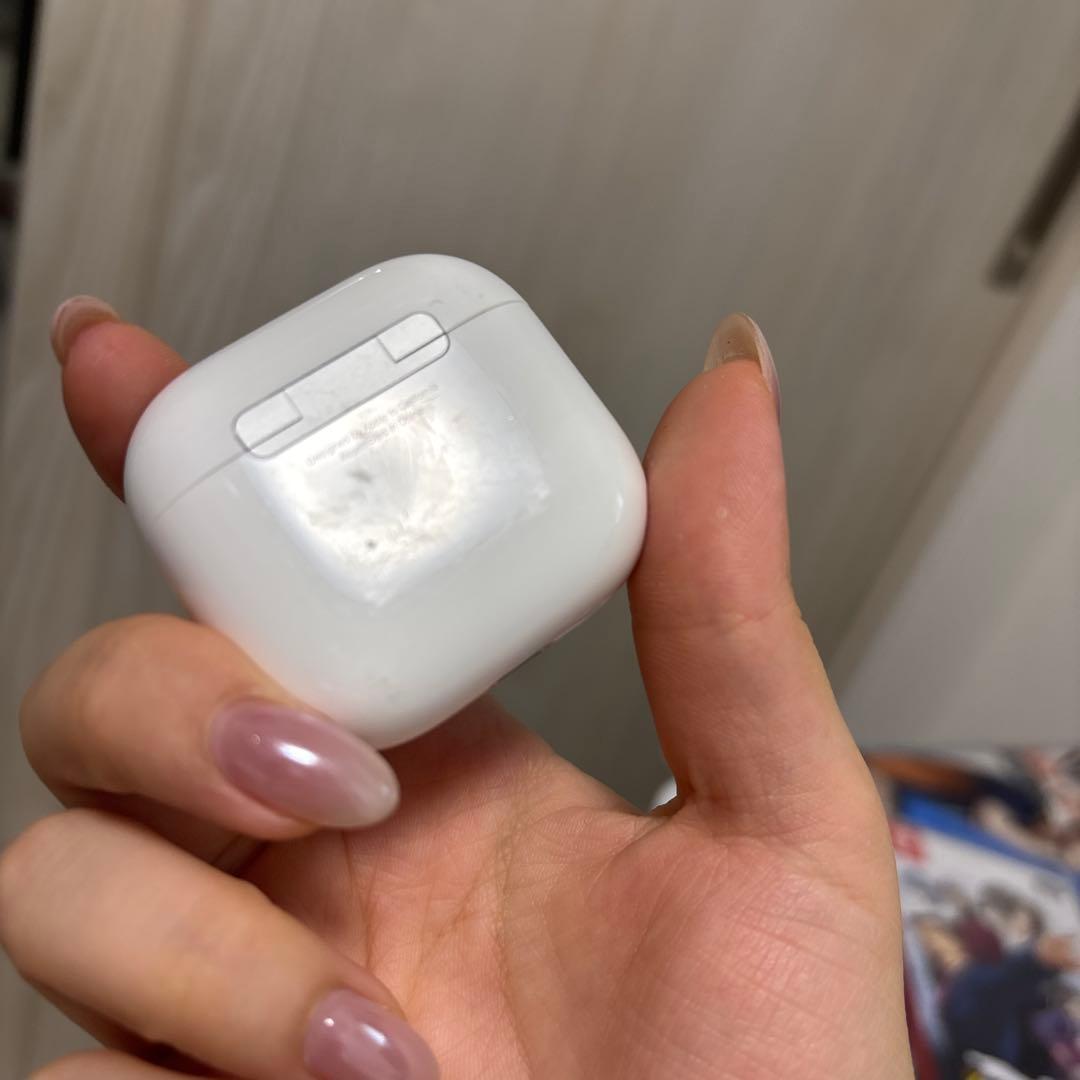 Apple AirPods 4 本体 充電ケース付き