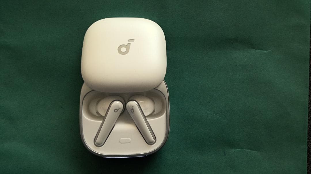 liberty 5 ワイヤレスイヤホン 充電ケーブル付き