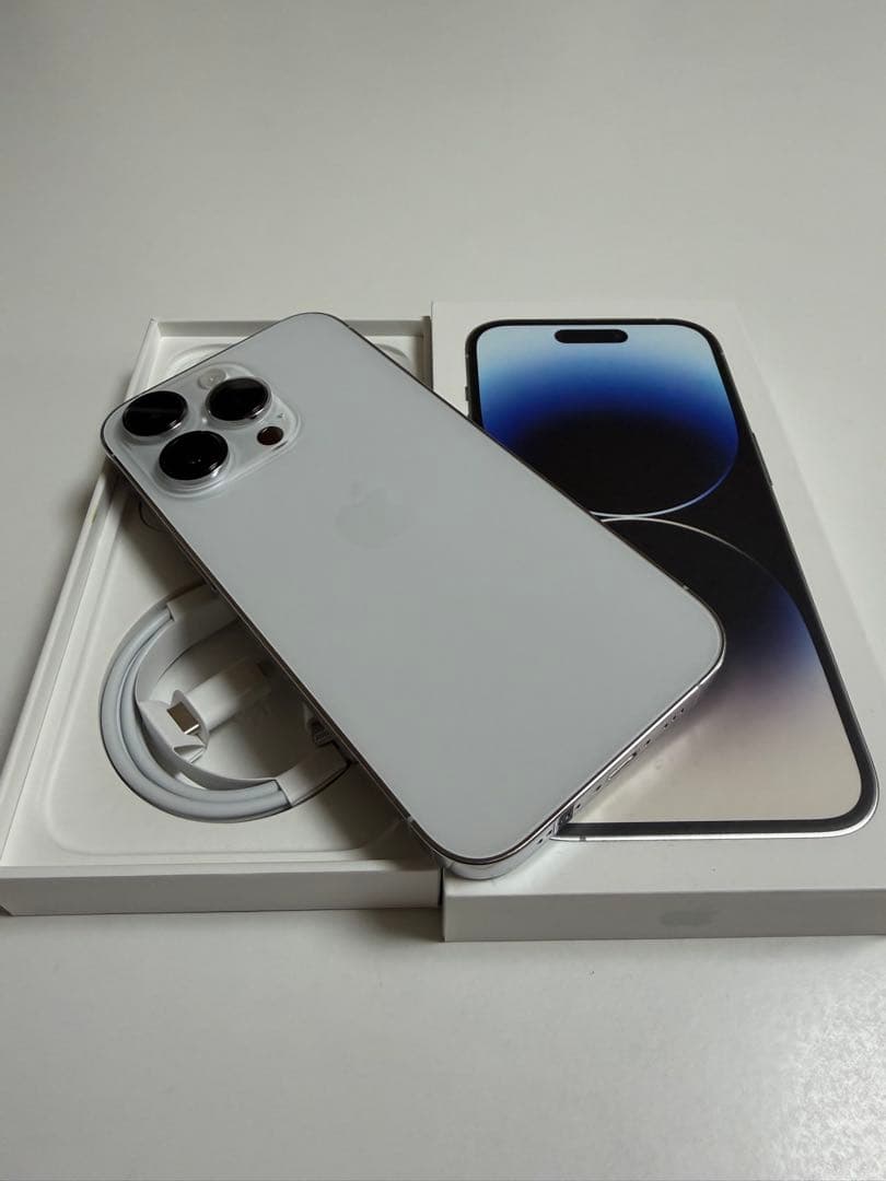【美品】iPhone 14 pro シルバー　256gb