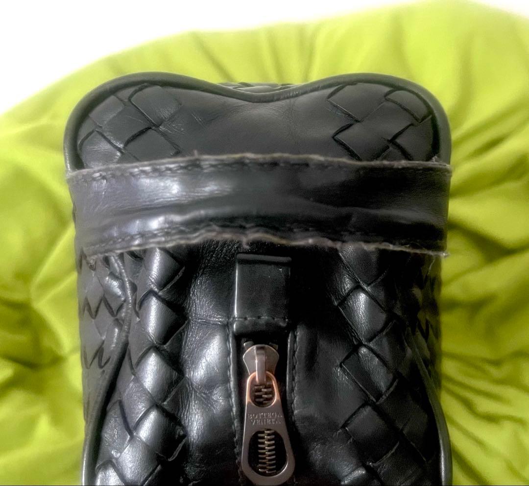 BOTTEGA VENETA ボッテガヴェネタ セカンドバッグイントレチャート黒