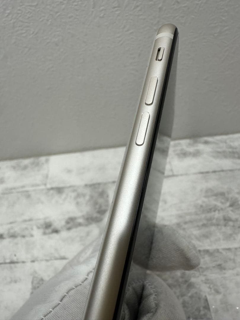 スマートフォン本体 Apple iPhone SE 64GB iOS 26.1