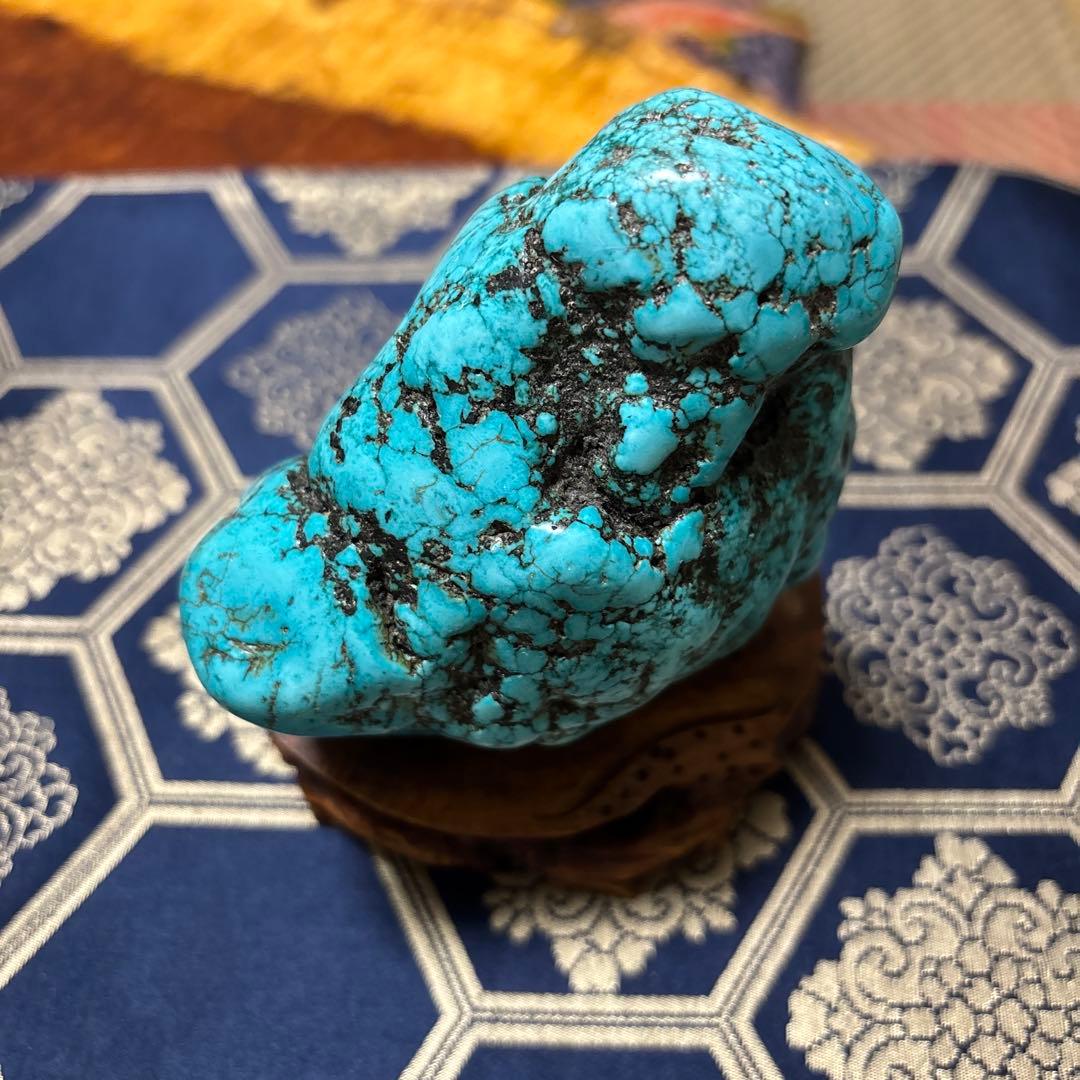 ターコイズの自然石 ？