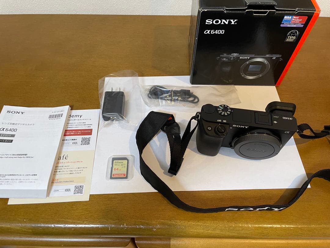 【極美品】SONY a6400ミラーレス一眼本体 SDカード64GB液晶フィルム