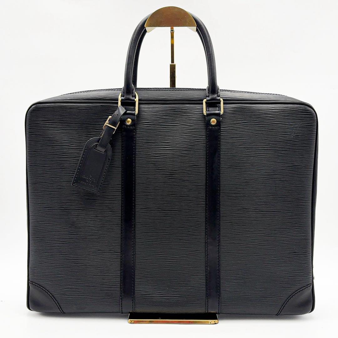 定価20万★極美品★ルイヴィトン エピ ポルトドキュマン ヴォワヤージュ 黒