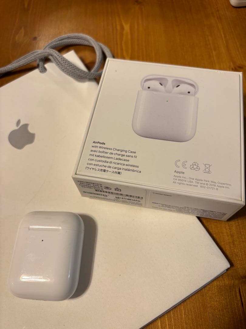 Apple AirPods 本体 充電ケース付き［ジャンク品］