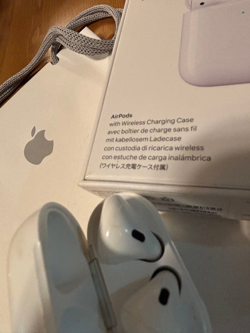 Apple AirPods 本体 充電ケース付き［ジャンク品］