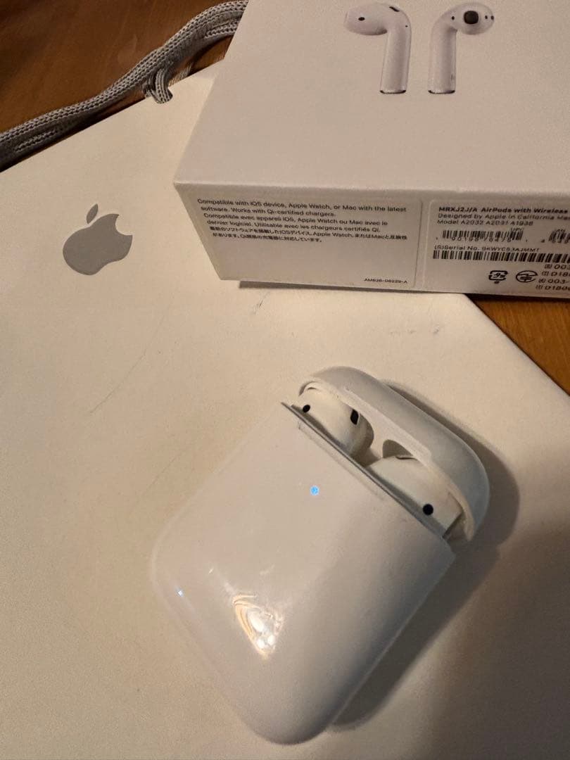 Apple AirPods 本体 充電ケース付き［ジャンク品］
