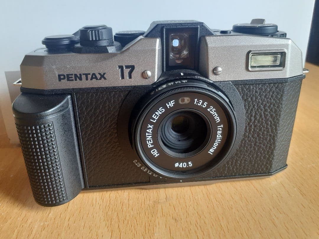 ペンタックス17　中古完動品　訳あり特価品　購入証明書有り(^-^)匿名配送