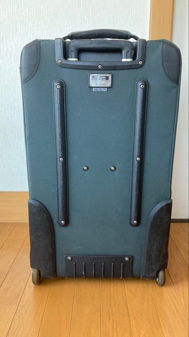 送料込み　think TANK photo Video Rig 24