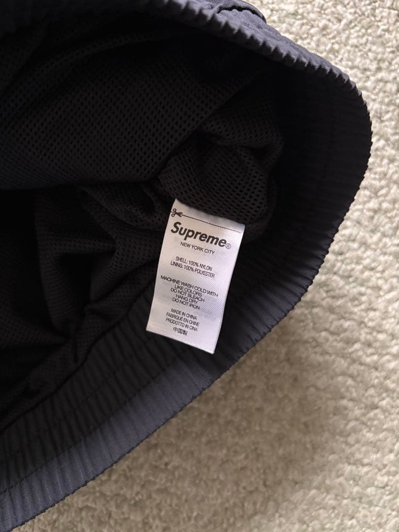 ジャケット・アウター supreme AOI Glow-in-the-Dark TrackJacket