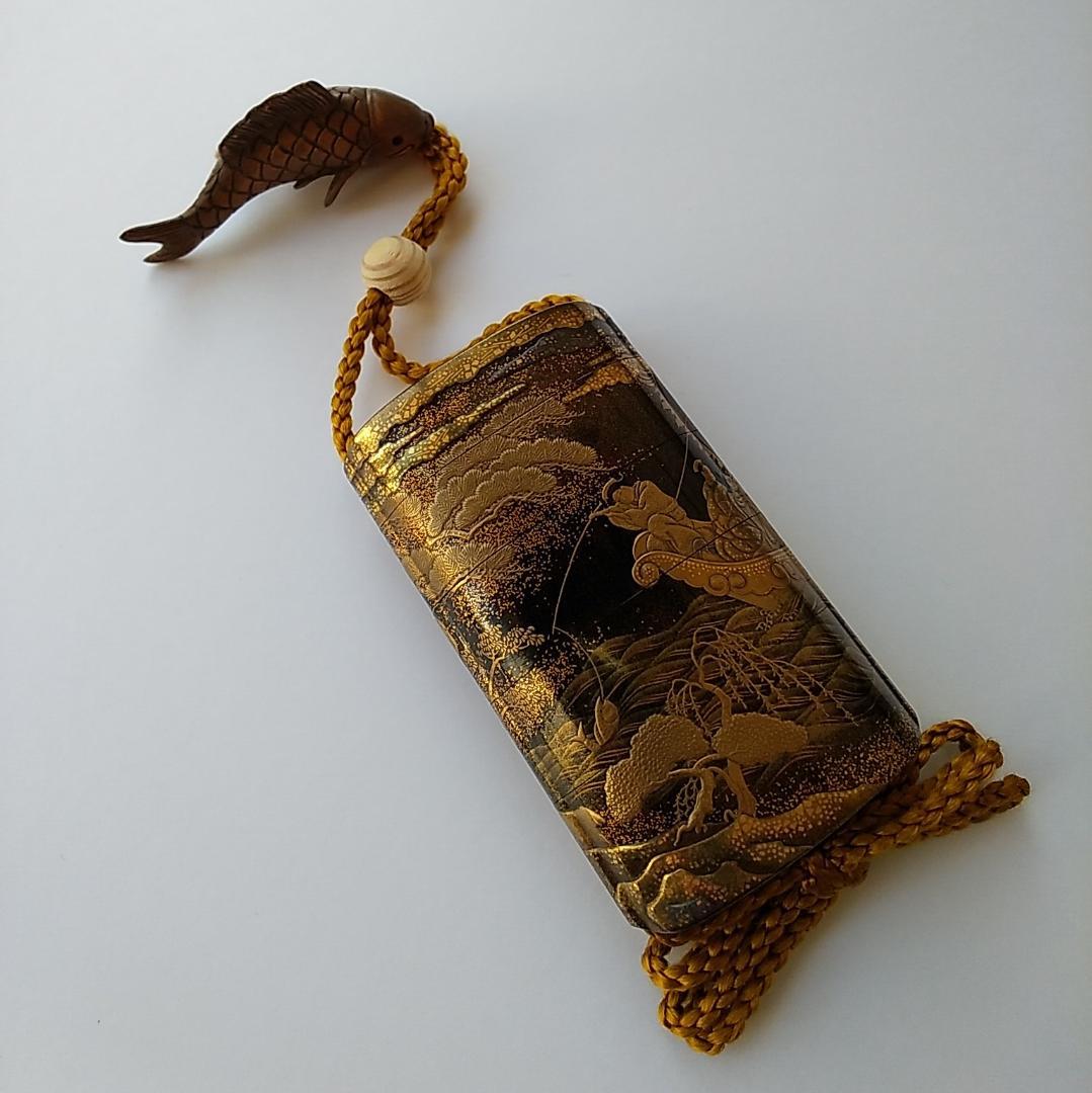 金地船人物高蒔絵印籠　梶川文龍斎作（江戸時代・美術館展示クラス・根付）