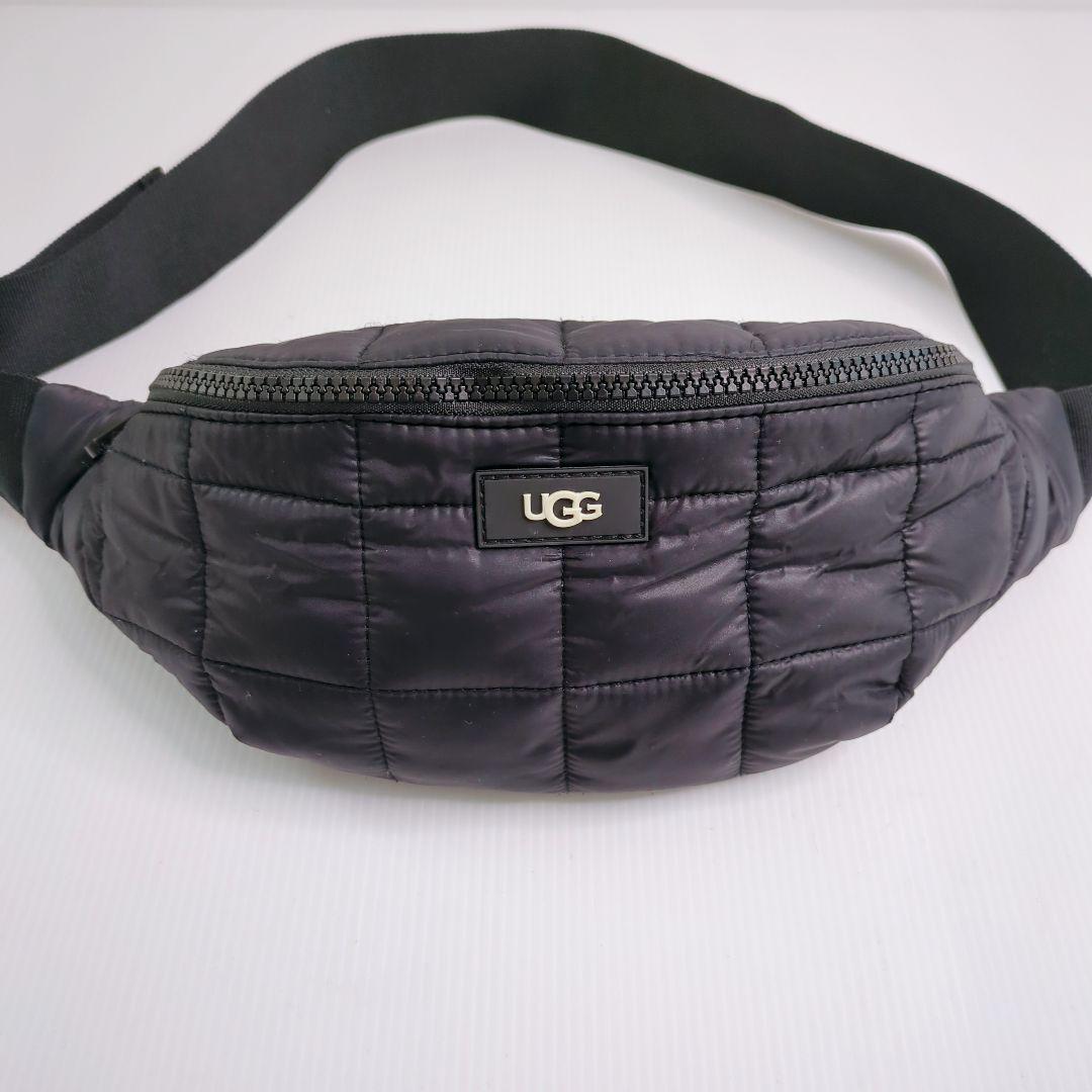 【美品】UGG　ボディバッグ　ウエストポーチ　キルティング　アグ　男女兼用