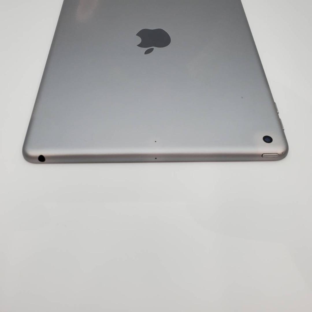 良品 Apple iPad 第5世代 32GB Wi-Fiモデル タブレット