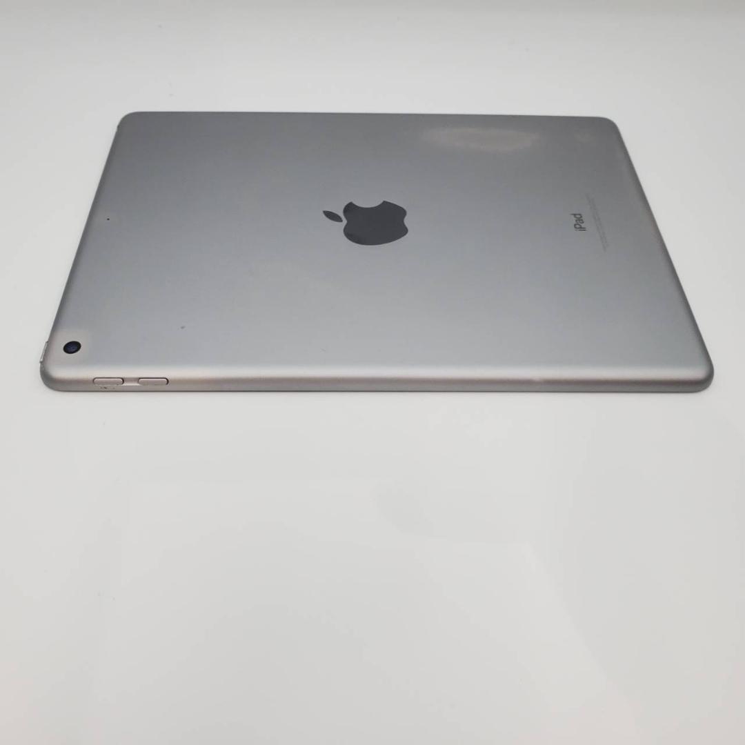 良品 Apple iPad 第5世代 32GB Wi-Fiモデル タブレット