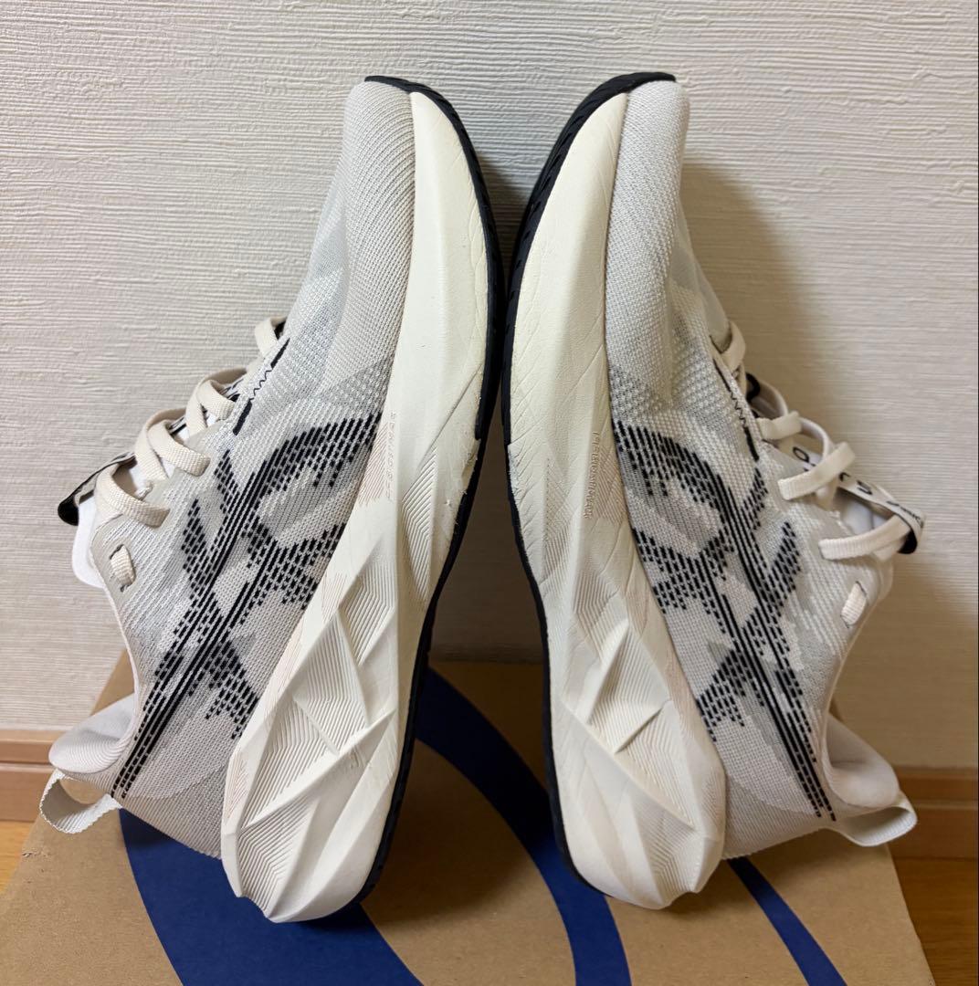 【早い者勝ち】アシックス ノヴァブラスト 5 25cm