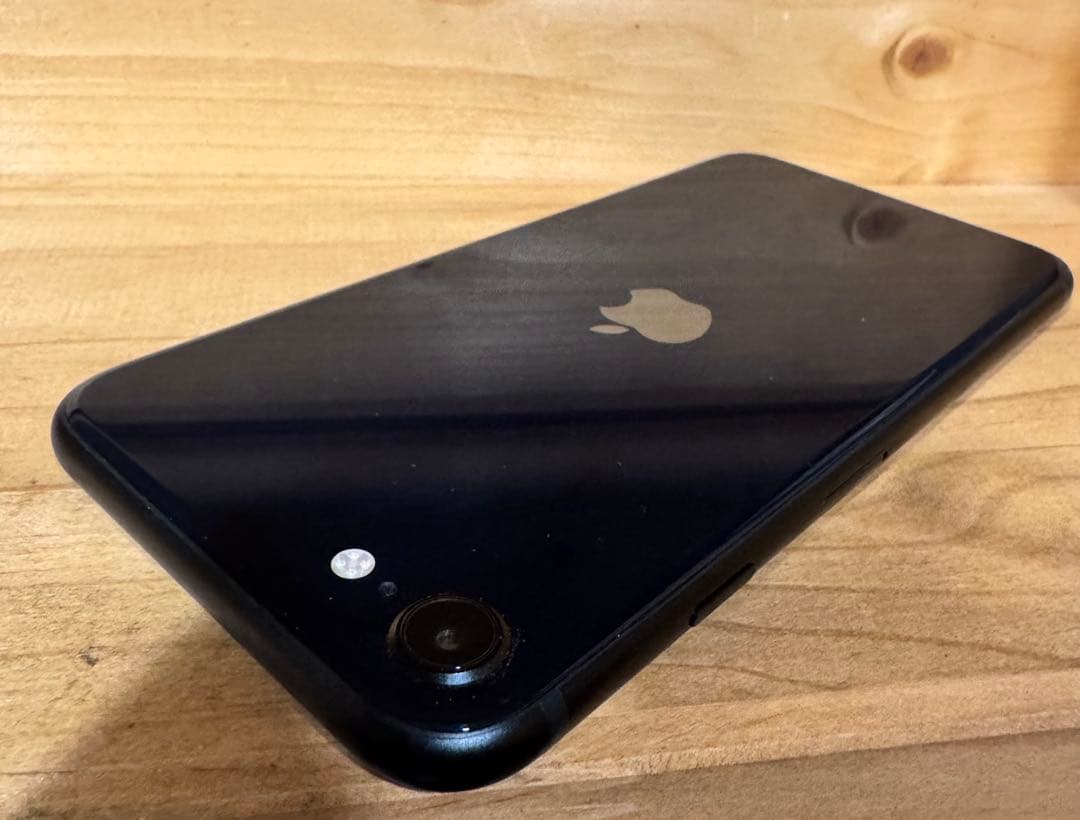 Apple iPhone se第3世代 64GB SIMフリー