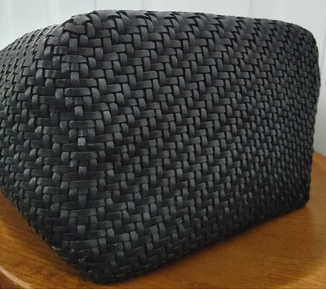 「takachiです」POMTATA 黒 本革 トートバッグ カゴバッグ
