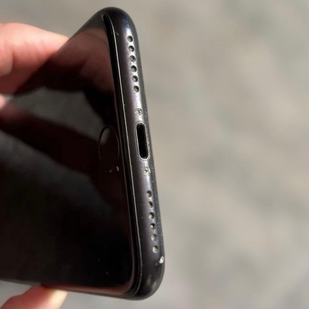 iPhoneSE2 64GB ブラック　中古品