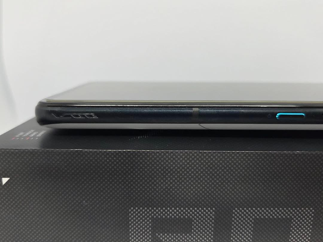 ROG Phone 6 12GB/256GB ストームホワイト