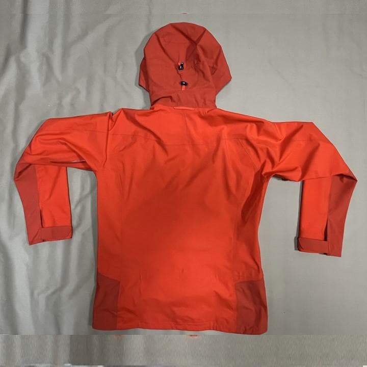 ホグロフス クーロワール ジャケット メンズＬ Gore-Tex