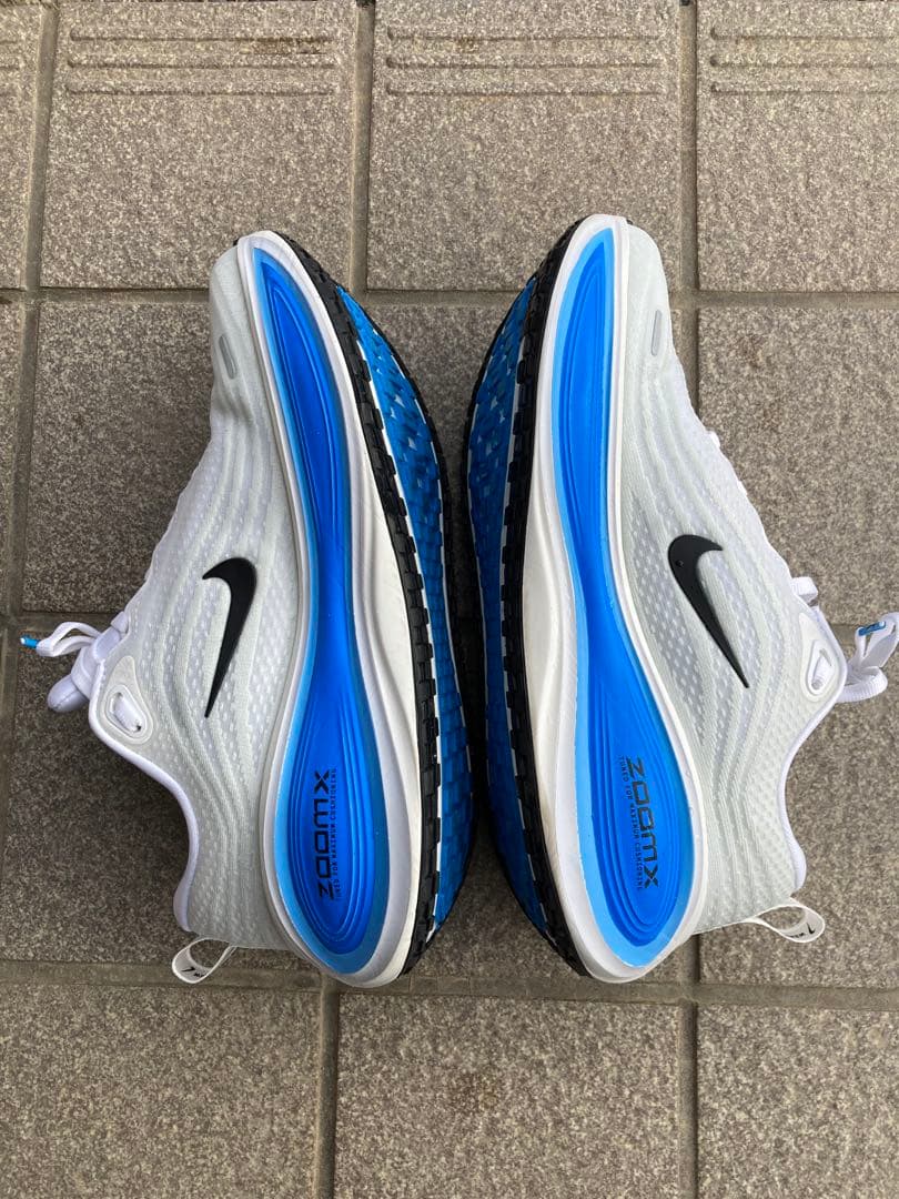 ナイキ　ボメロプラス　25.5センチ