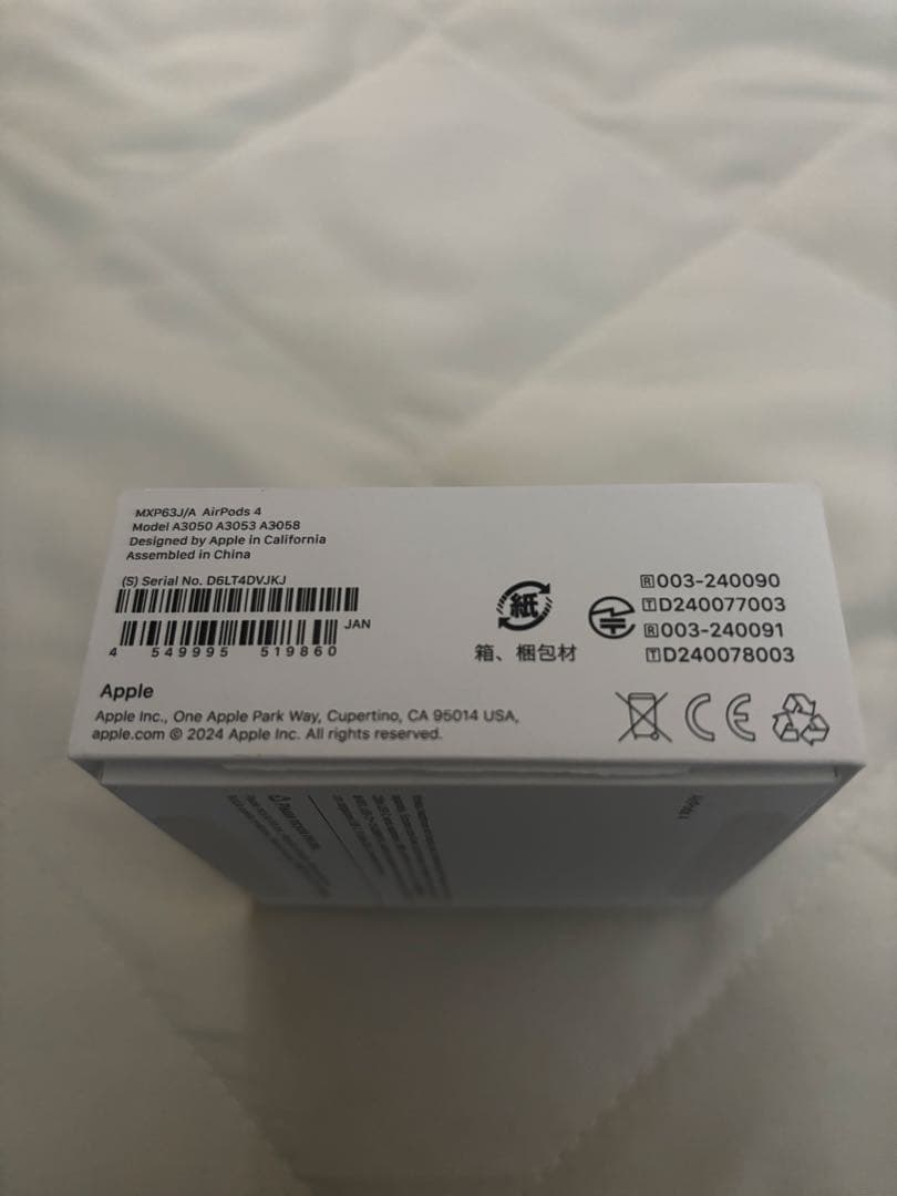 【美品】Apple AirPods 4 ワイヤレスイヤホン