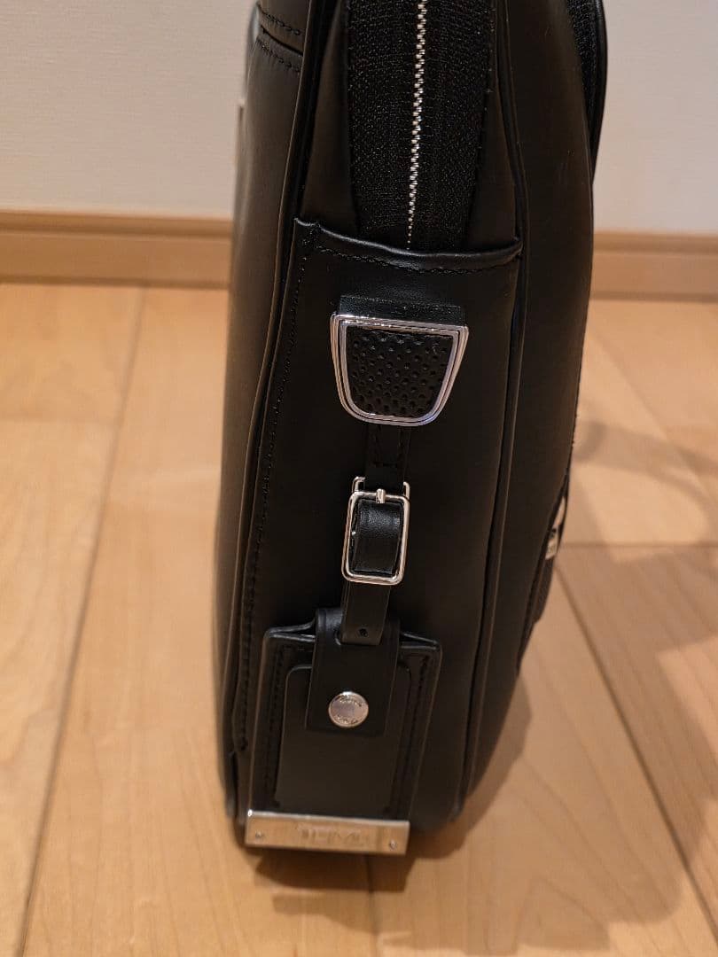 TUMI 本革シリーズ