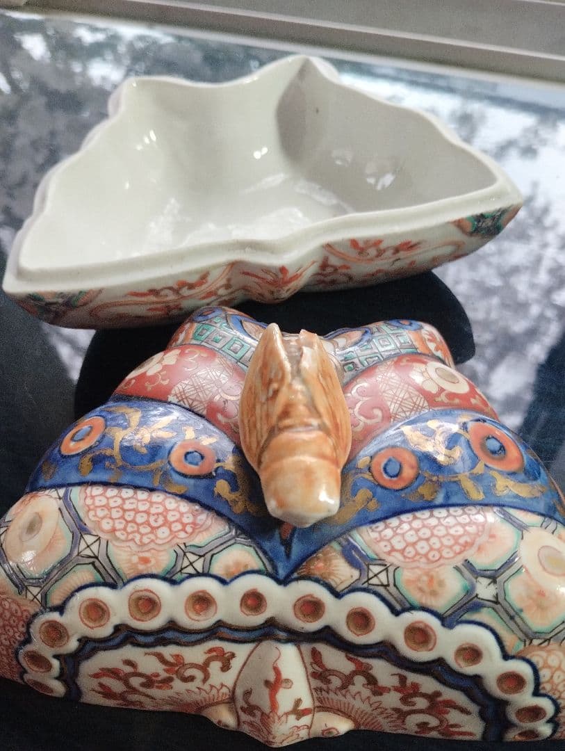 古伊万里　チョウと蝉