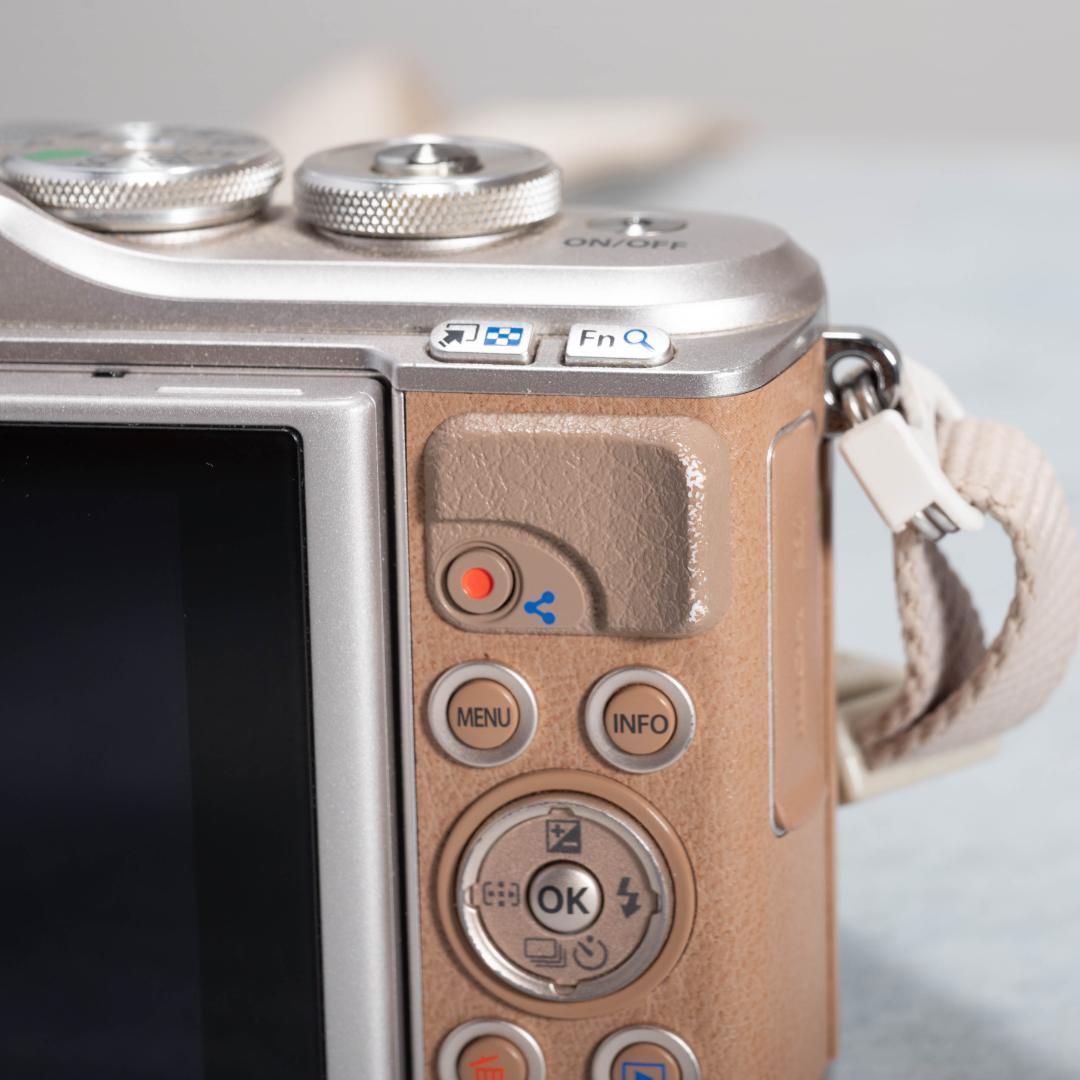 OLYMPUS PEN E-PL9 レンズキット スマホ転送OK