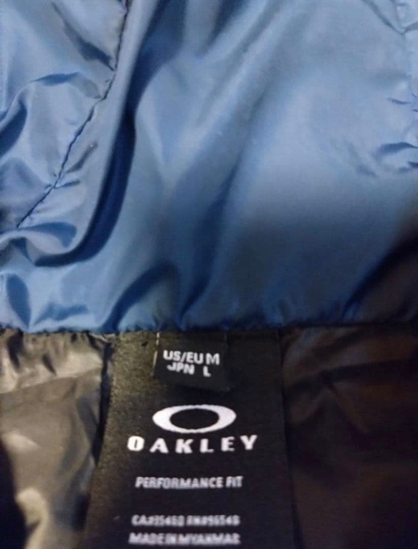 OAKLEYネイビー フード付き ダウンジャケット