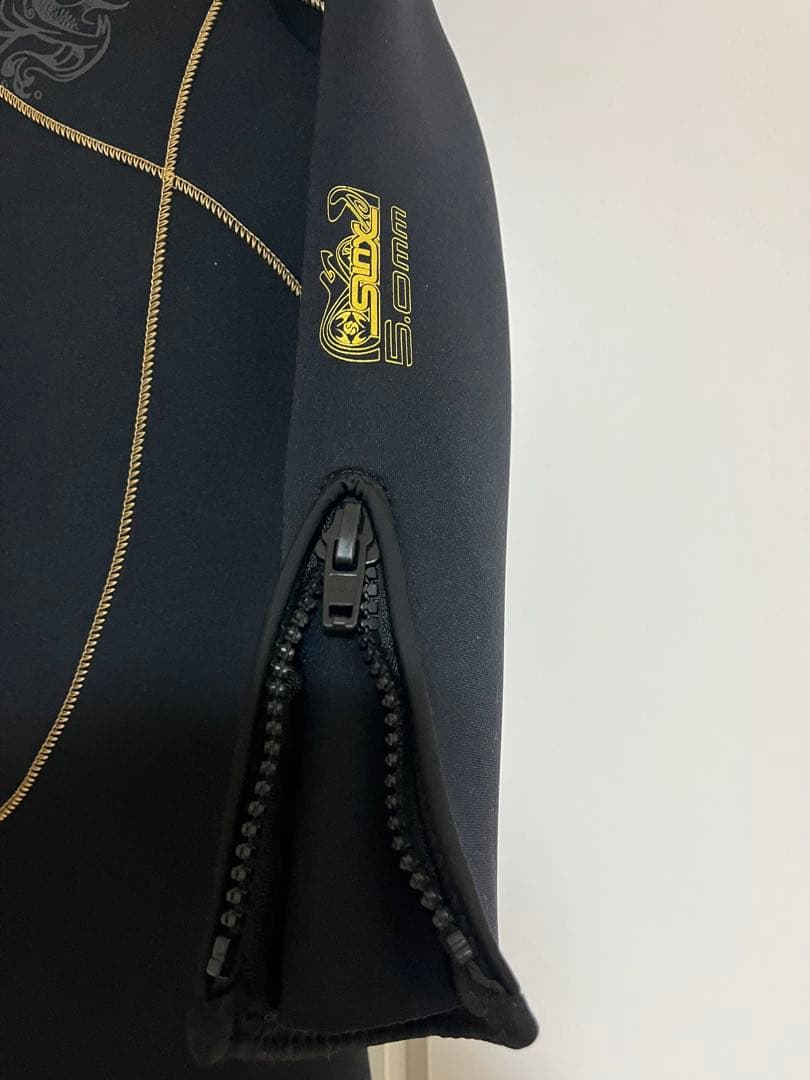 ウエットスーツ　 5mm Lsize
