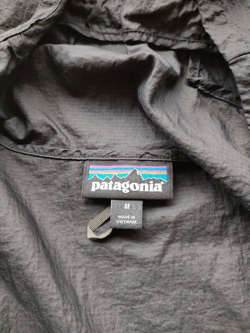 パタゴニア　フーディニジャケット　Mサイズ　ブラック