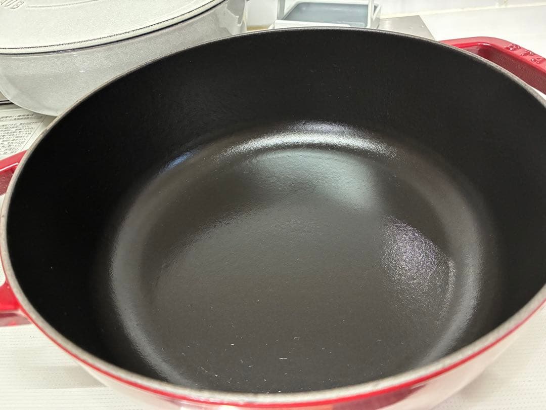 STAUB　ストウブ　両手鍋 レッド 約26cm