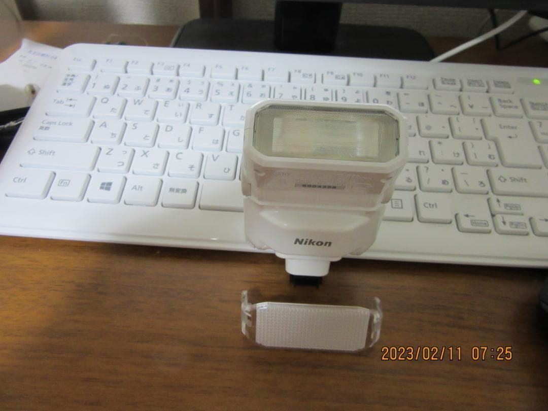ニコン 　SPEEDLIGHT　SB-N7　ホワイト