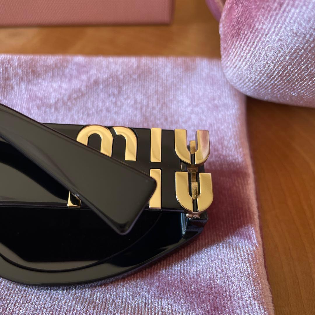 miu miu ブラック キャットアイサングラス