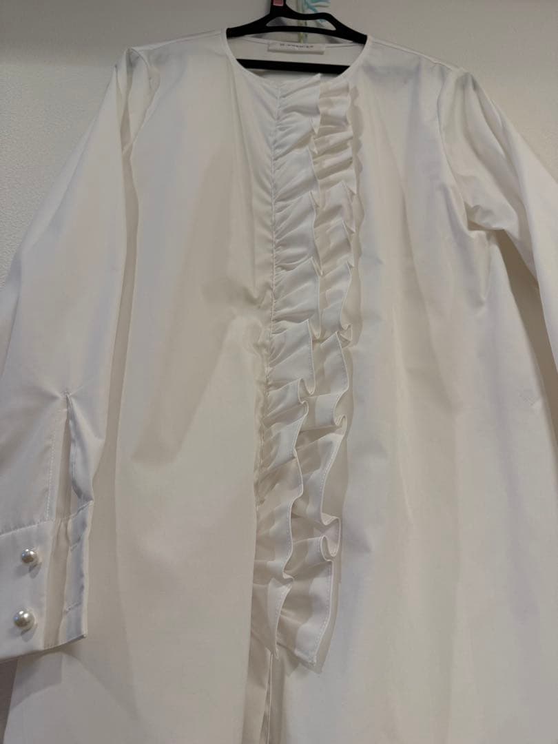 M-PREMIER ブロードクロスフリルプラケットシャツ白　36 パールブラウス