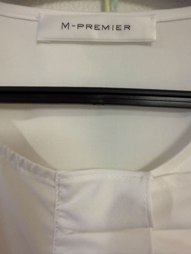 M-PREMIER ブロードクロスフリルプラケットシャツ白　36 パールブラウス