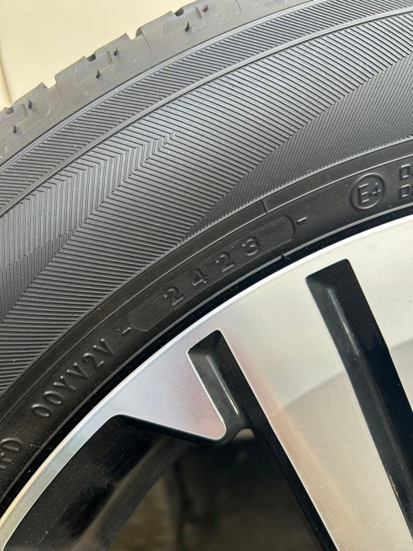 三菱デリカd5 純正タイヤホイール18インチ　4本セット