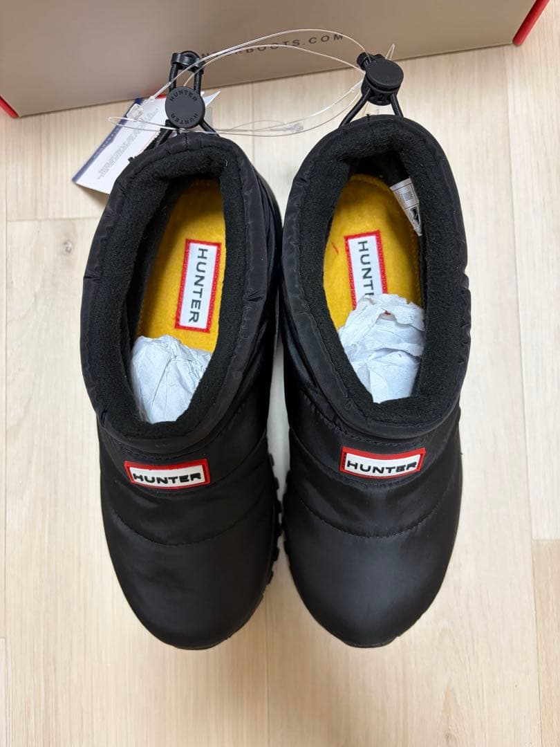 新品✨HUNTERユニセックス パフド トラベル フロー トレーナー ブラック